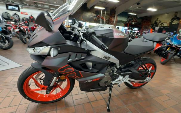 2026 APRILIA RS 457 PRISMATIC DARK