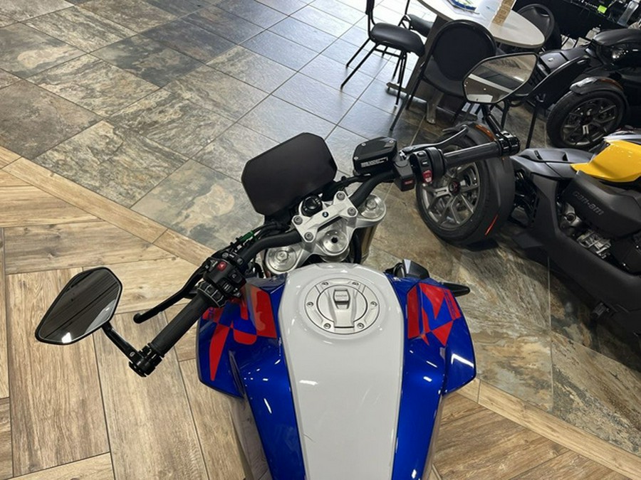 2025 BMW F 900 R Sport