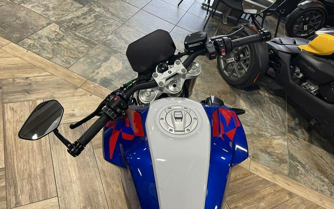 2025 BMW F 900 R Sport