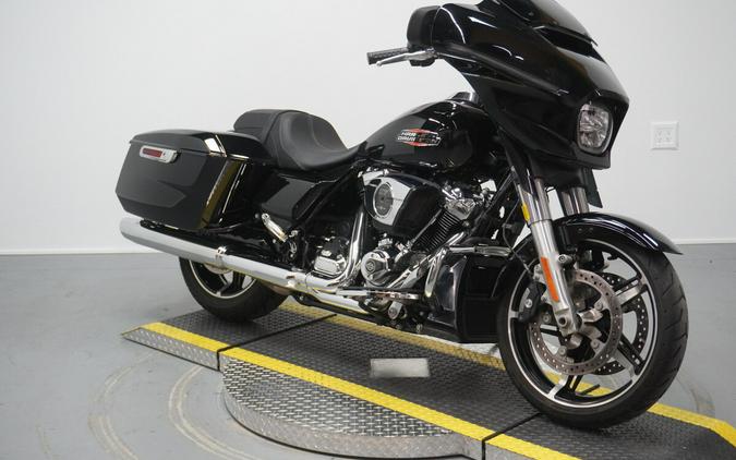 2024 Harley-Davidson® Street Glide® Vivid Black