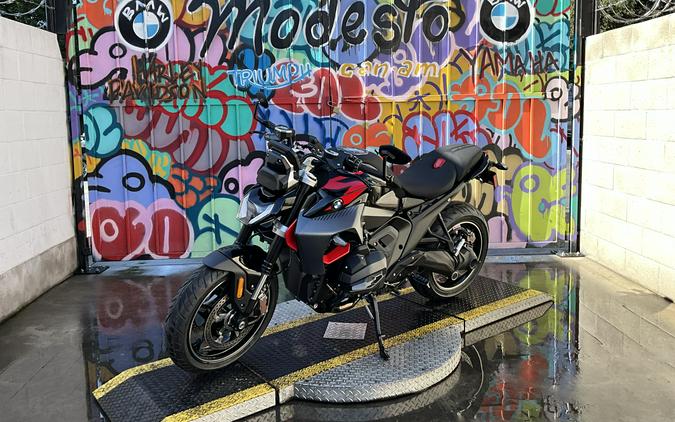 2026 BMW R1300R
