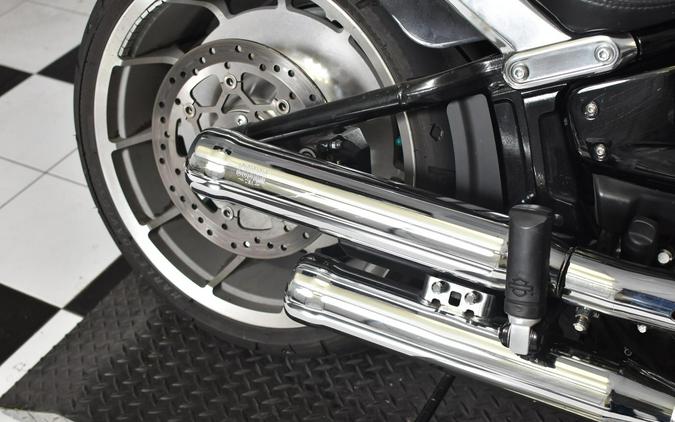 2022 Harley-Davidson Fat Bob 114 Vivid Black FLFBS