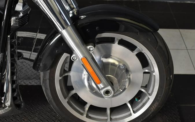 2022 Harley-Davidson Fat Bob 114 Vivid Black FLFBS