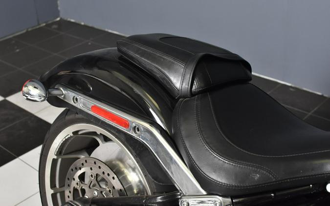 2022 Harley-Davidson Fat Bob 114 Vivid Black FLFBS