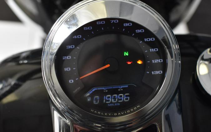 2022 Harley-Davidson Fat Bob 114 Vivid Black FLFBS