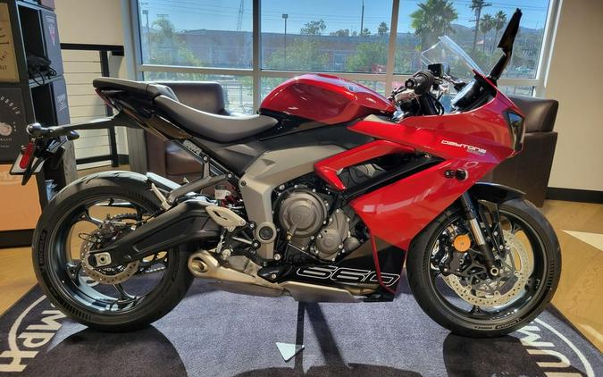 2025 Triumph Daytona 660 Carnival Red/Sapphire Black