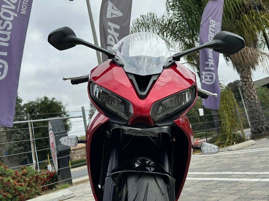 2025 Triumph Daytona 660 Carnival Red/Sapphire Black