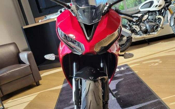 2025 Triumph Daytona 660 Carnival Red/Sapphire Black