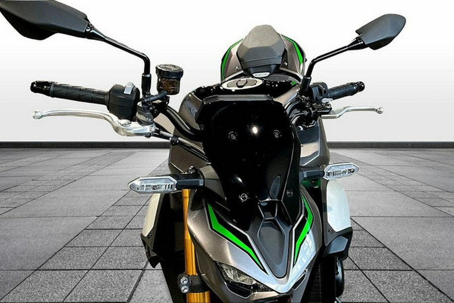 2025 Kawasaki Z900 SE ABS