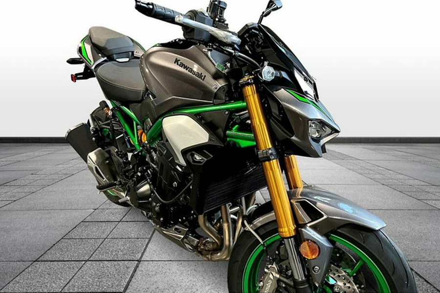 2025 Kawasaki Z900 SE ABS
