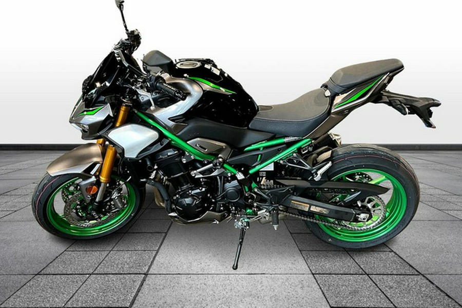 2025 Kawasaki Z900 SE ABS