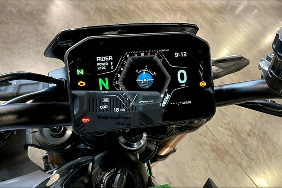 2025 Kawasaki Z900 SE ABS