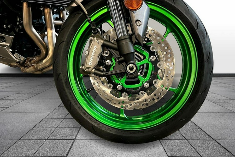 2025 Kawasaki Z900 SE ABS