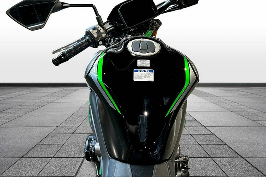 2025 Kawasaki Z900 SE ABS