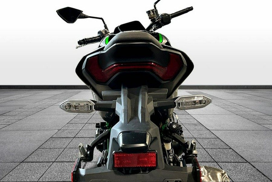 2025 Kawasaki Z900 SE ABS