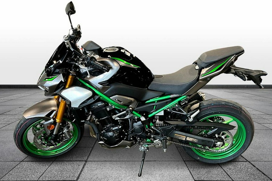 2025 Kawasaki Z900 SE ABS