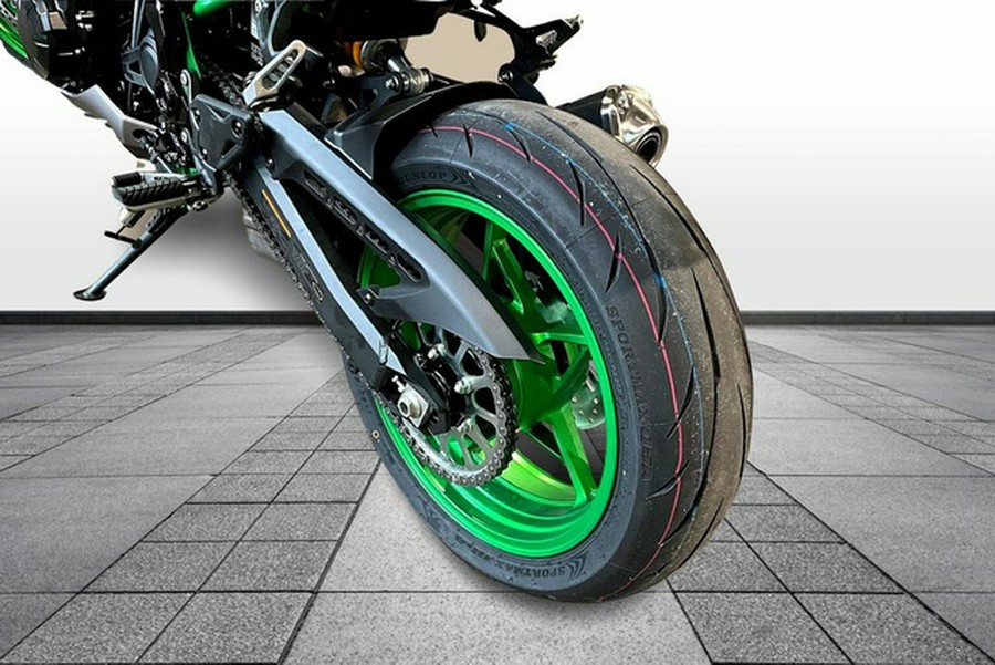 2025 Kawasaki Z900 SE ABS