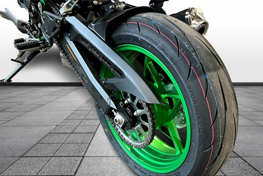 2025 Kawasaki Z900 SE ABS