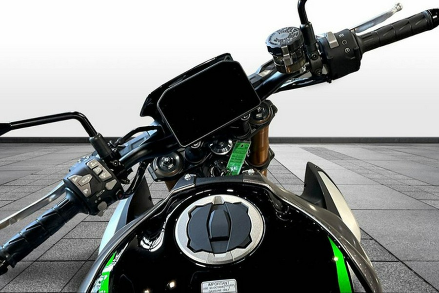 2025 Kawasaki Z900 SE ABS