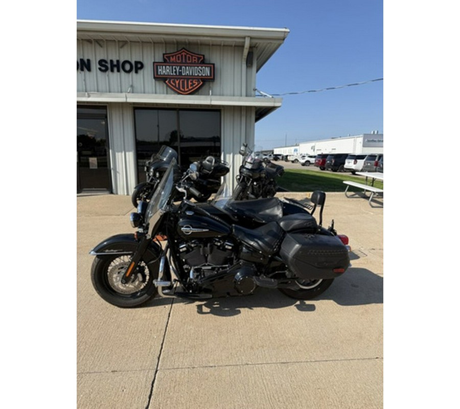 2019 Harley-Davidson Softail FLHC - Heritage Classic