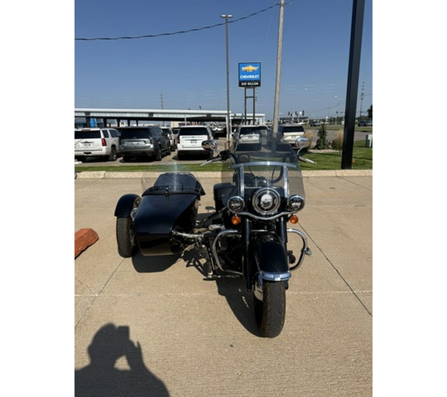 2019 Harley-Davidson Softail FLHC - Heritage Classic