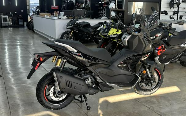 APRILIA SR GT 400