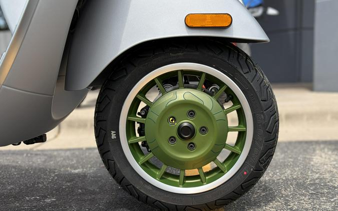 2027 Vespa GTS 310