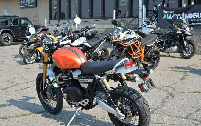 2024 Triumph Scrambler 1200 XE Baja Orange / Phantom Black