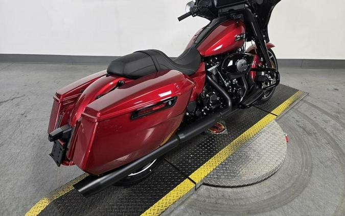 2025 Harley-Davidson® FLHX - Street Glide®