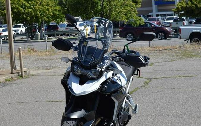 2024 Triumph Tiger 900 GT Pro Snowdonia White / Sapphire Black