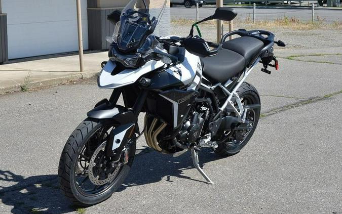 2024 Triumph Tiger 900 GT Pro Snowdonia White / Sapphire Black