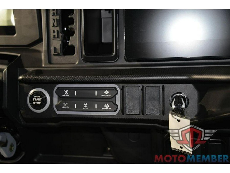2026 Can-Am Defender MAX XT HD11 With 10.25 in. Infotainment