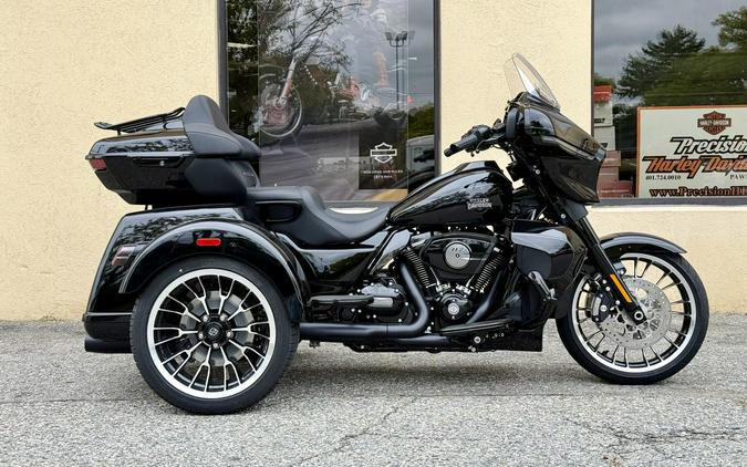 2026 Harley-Davidson® Street Glide 3 Limited FLHLT