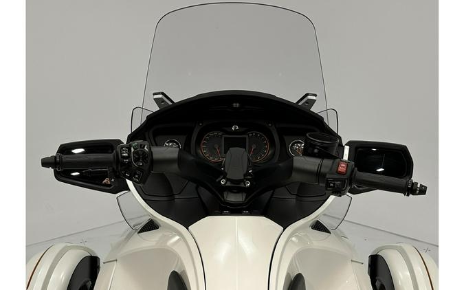 2014 Can-Am Spyder RT Limited (SE6)