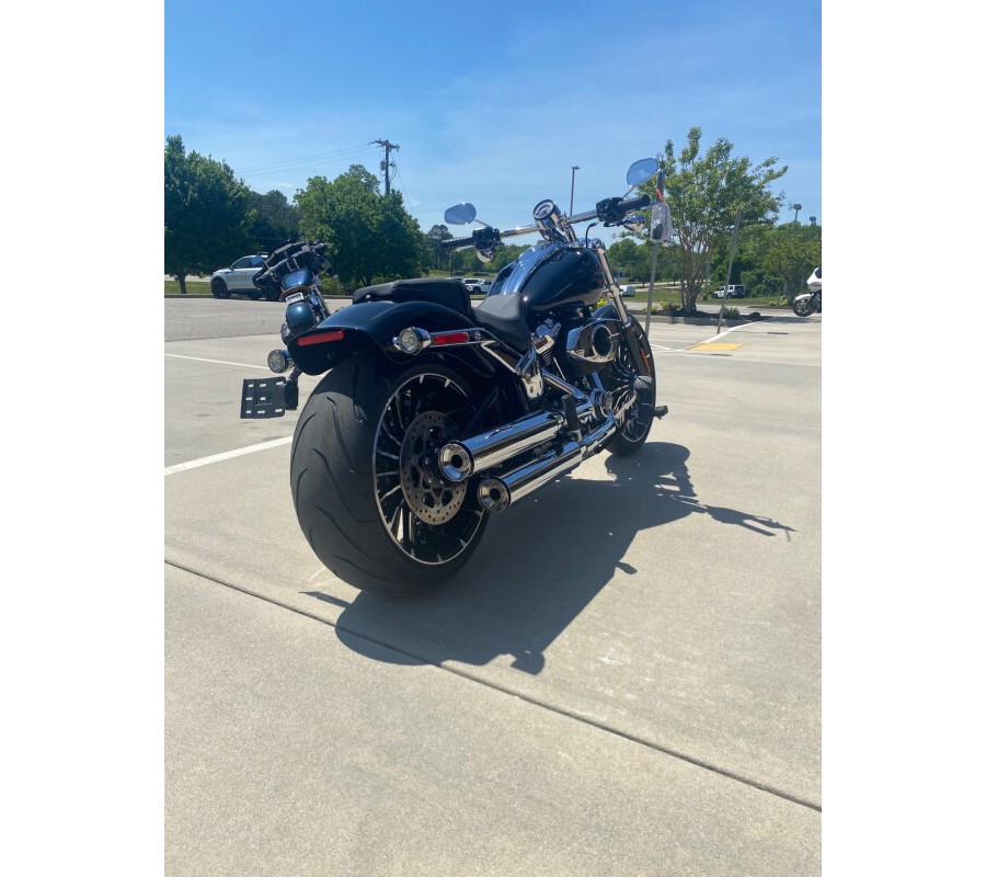 2025 Harley-Davidson Breakout® Midnight Firestorm