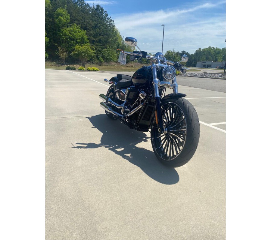 2025 Harley-Davidson Breakout® Midnight Firestorm