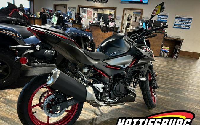 2025 Kawasaki Z500 SE ABS