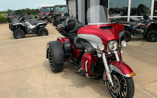 2019 Harley-Davidson® Tri Glide® Ultra - Two-Tone Option