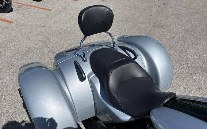 2024 Harley-Davidson® Road Glide® 3 Atlas Silver Metallic - Black Finish