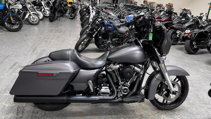 2017 Harley-Davidson® FLHXS - Street Glide® Special