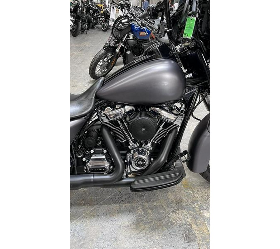 2017 Harley-Davidson® FLHXS - Street Glide® Special