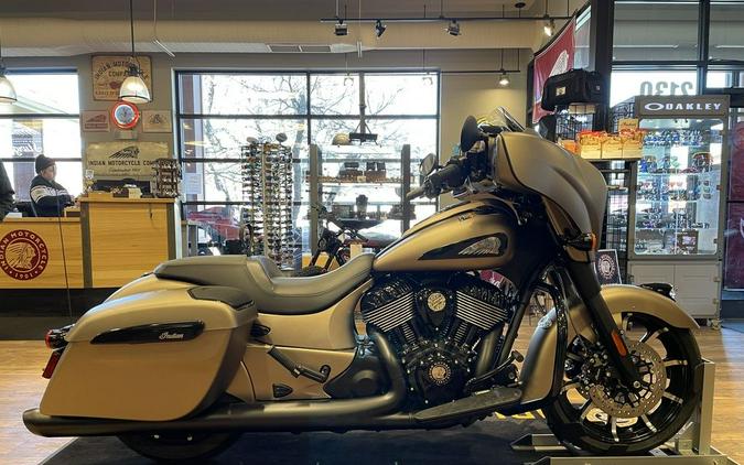 2024 Indian Motorcycle® Chieftain® Dark Horse® w/Powerband Audio Pkg Sandstone Smoke