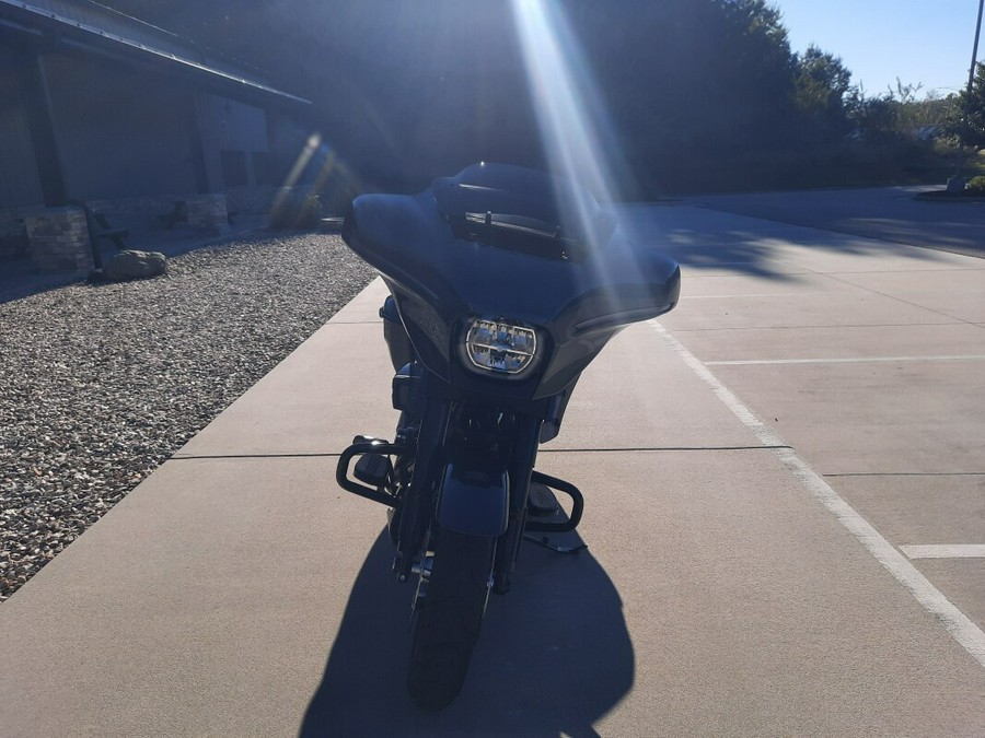2025 Harley-Davidson® Street Glide® Iron Horse Metallic - Black Finish