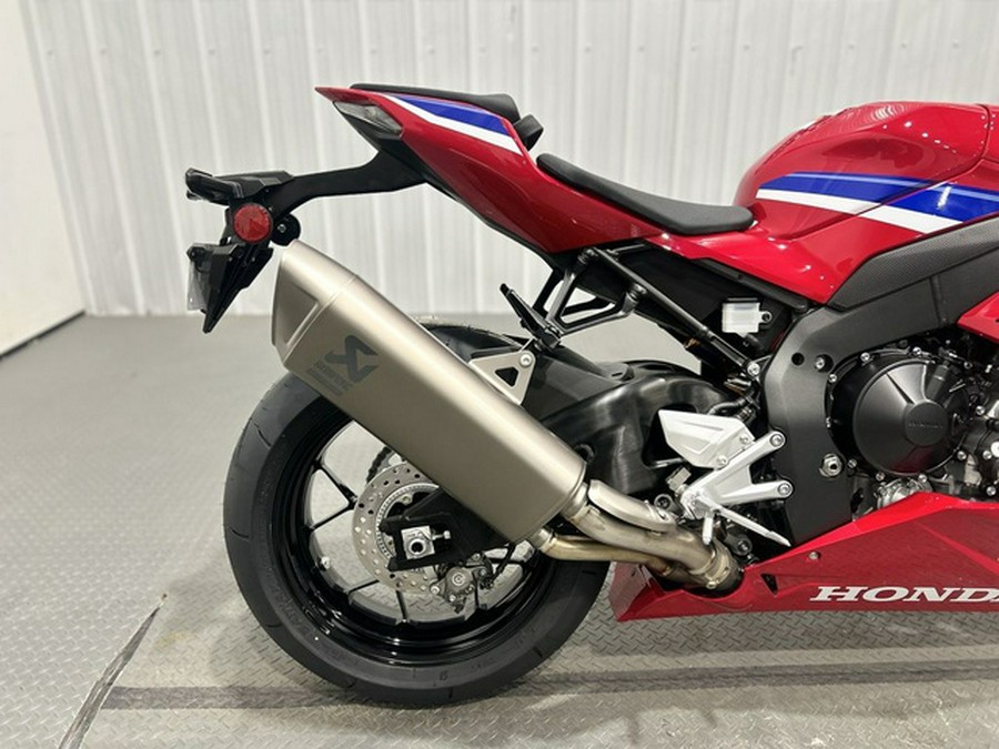 2026 Honda CBR1000RR-R Fireblade SP