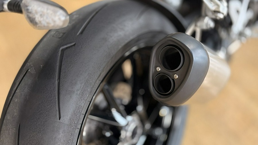 2022 Triumph Speed Triple 1200 RR