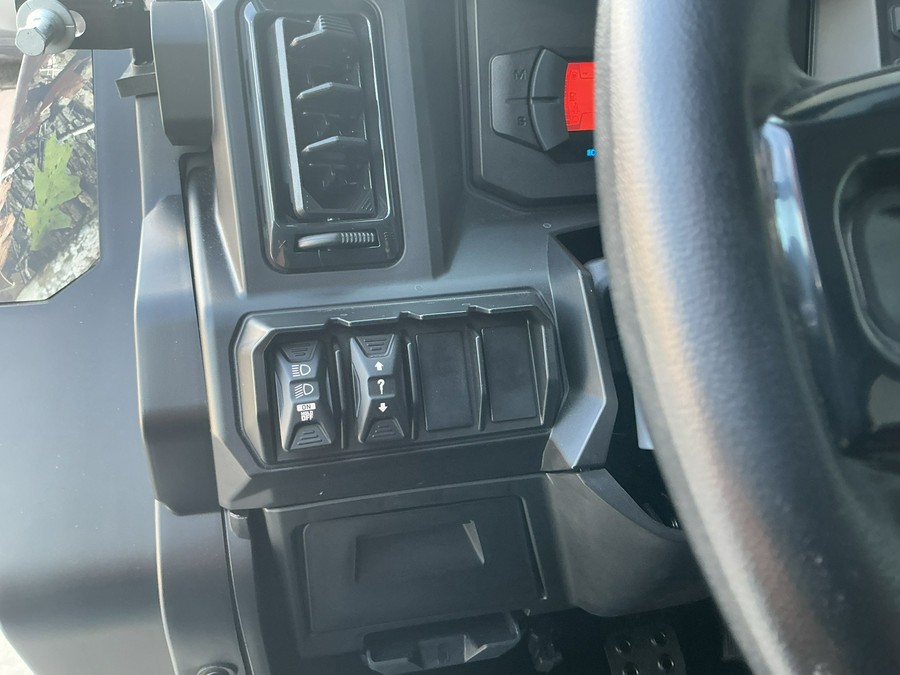 2026 Can-Am Defender MAX XT CAB HD11