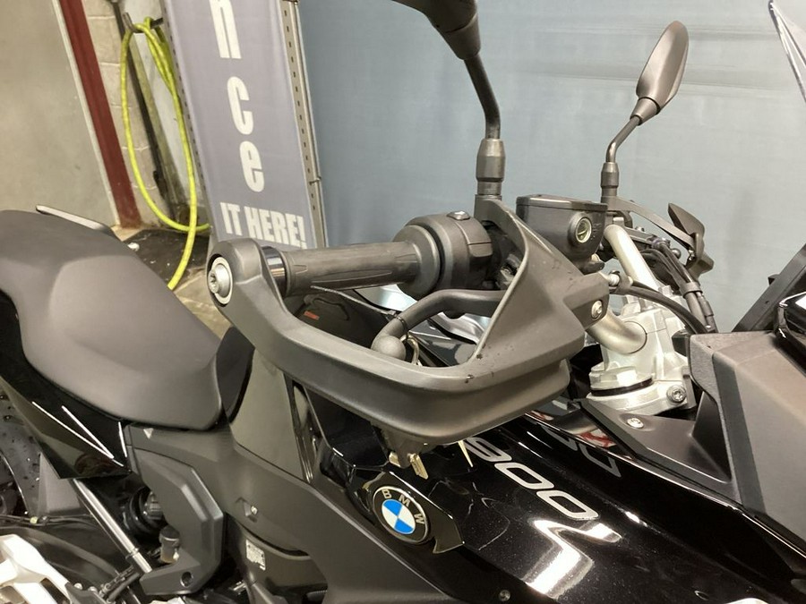 2023 BMW F 900 XR Triple Black