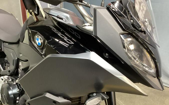 2023 BMW F 900 XR Triple Black