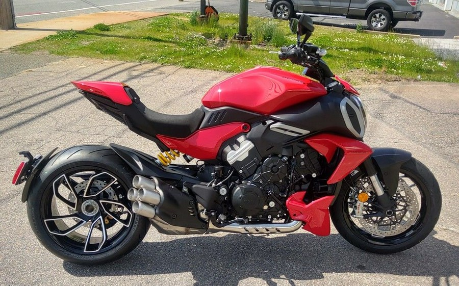 2024 Ducati Diavel V4 Red