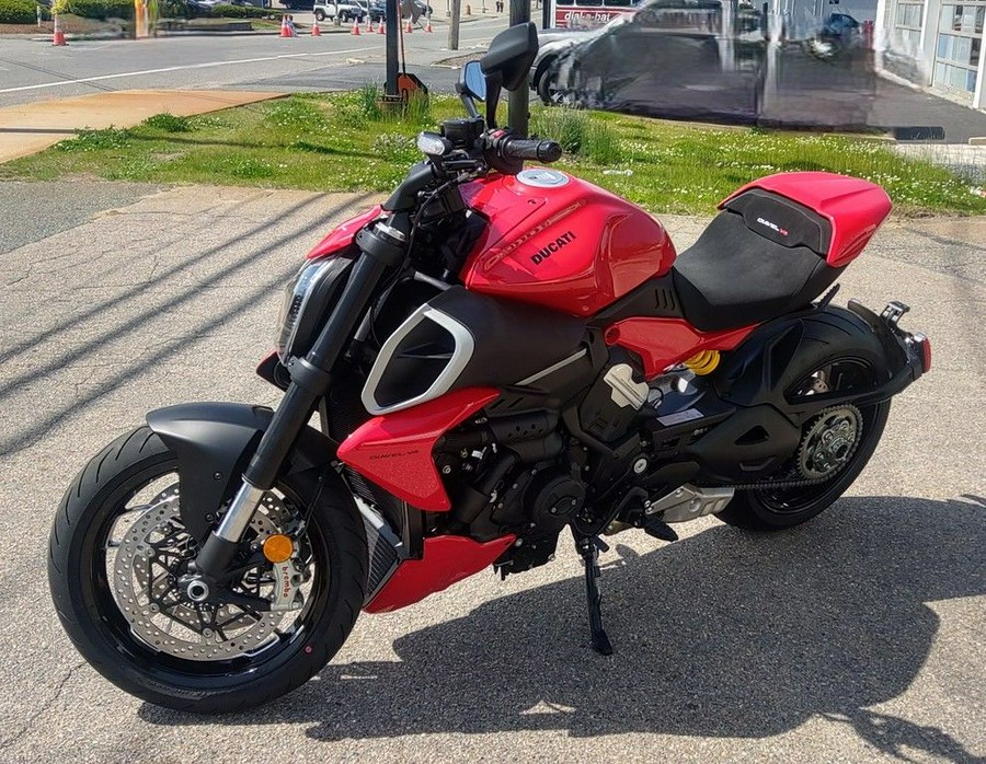 2024 Ducati Diavel V4 Red